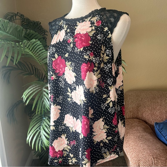 Torrid black floral sleeveless lace stretch top - Picture 5 of 9